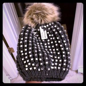 Beanie To Snuggle Up In The Cold 🥶